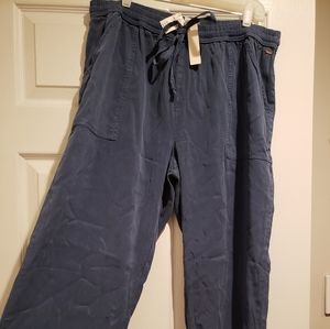 NWT Pink VS Jogger Pant